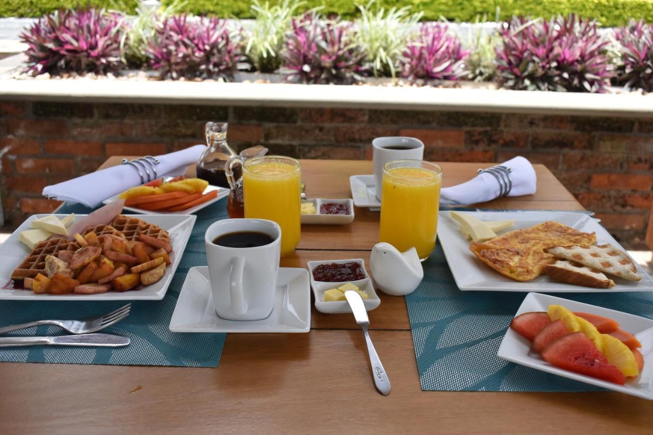 Hotel Syvanna Wellness And Spa Cerritos Luaran gambar